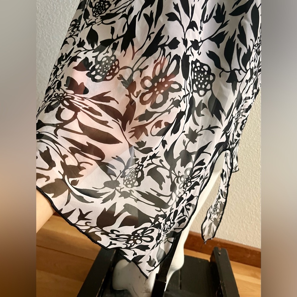Vintage Labelle Black White Floral Handkerchief Skirt Whimsy Goth Fairycore S - Picture 8 of 16
